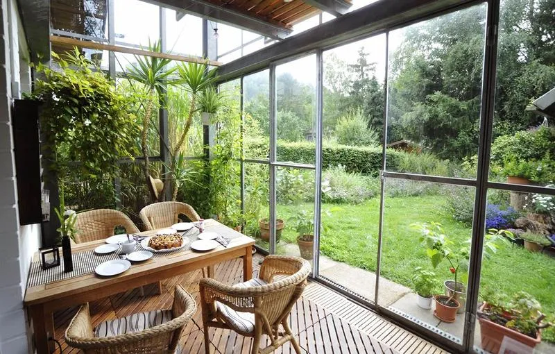 Konstrukcja i materiały ogrodu zimowego