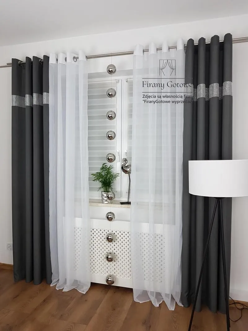 Montaż przelotek do firan